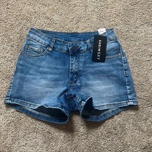 New w/ tags Jean shorts size 28